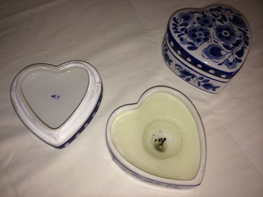 (5) Lot of Blue & White Boxes [Photo 4]