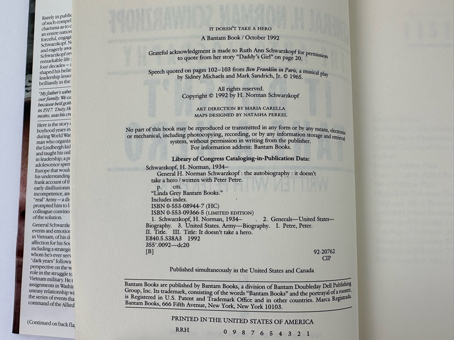 Signed First Edition Hardcover Book General H. Norman Schwarzkopf The Autobiography It Doesn't Take A Hero Signed By General H. Norman Schwarzkopf 1992 [Photo 11]