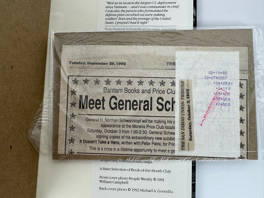 Signed First Edition Hardcover Book General H. Norman Schwarzkopf The Autobiography It Doesn't Take A Hero Signed By General H. Norman Schwarzkopf 1992 [Photo 13]