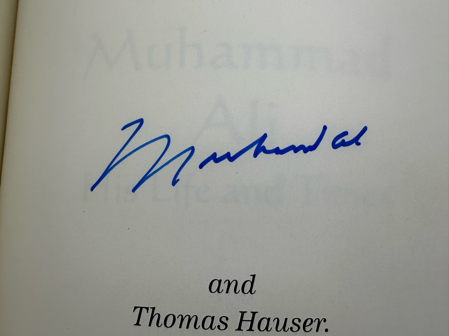 Autographed Muhammad Ali His Life And Times Hardcover Book By Thomas Hauser Signed Collector's Edition Bound In Genuine Leather Easton Press Signed By Muhammad Ali And Thomas Hauser Limited Edition Numbered 1,249 Of 3,500 [Photo 4]