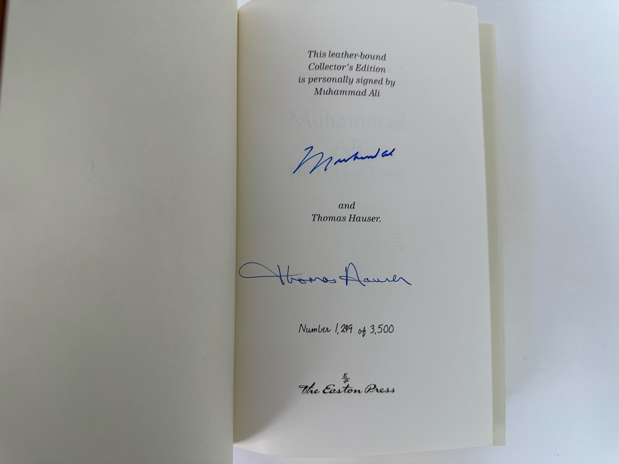 Autographed Muhammad Ali His Life And Times Hardcover Book By Thomas Hauser Signed Collector's Edition Bound In Genuine Leather Easton Press Signed By Muhammad Ali And Thomas Hauser Limited Edition Numbered 1,249 Of 3,500 [Photo 10]