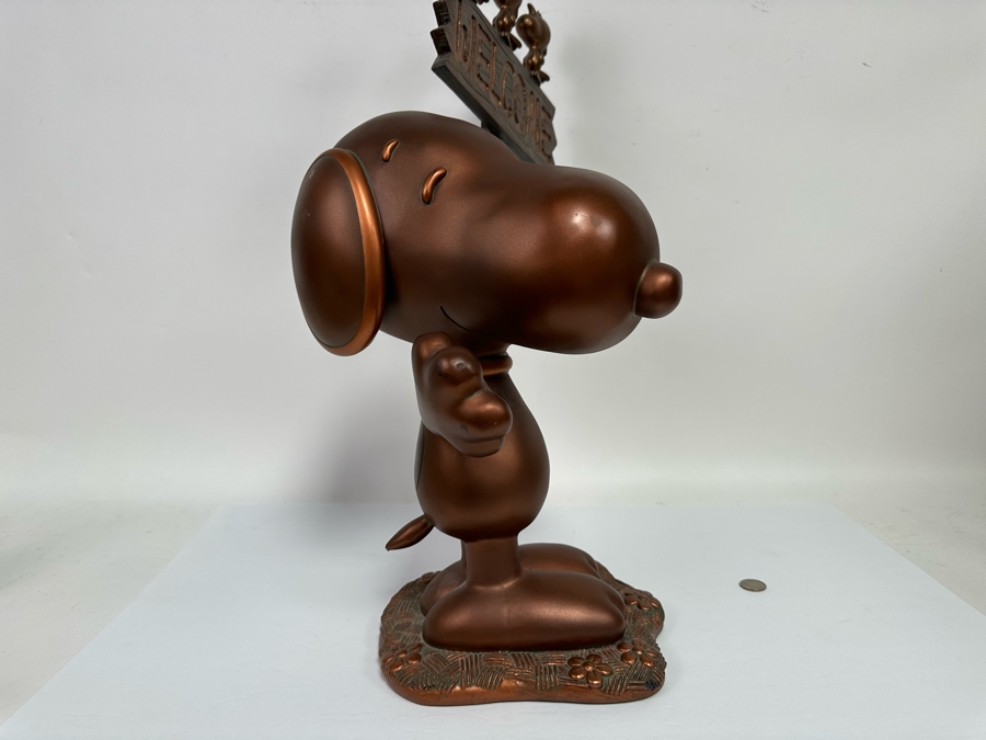 Danbury Mint Big Figurine Peanuts Snoopy Holding Up A Welcome Sign With Woodstock Resin 19W X 10D X 25H [Photo 10]