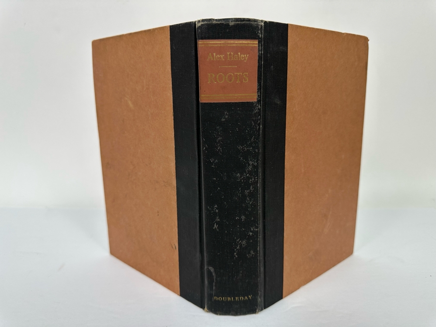 First Edition Hardcover Book Roots By Alex Haley 1976 [Photo 3]