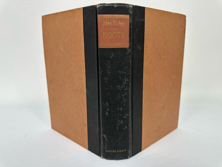 First Edition Hardcover Book Roots By Alex Haley 1976 [Photo 2]