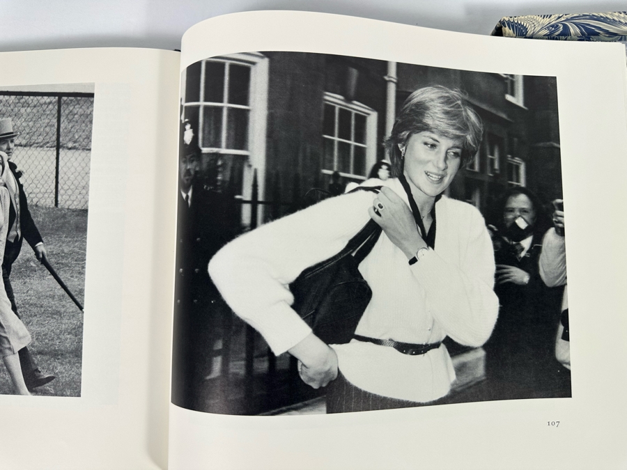 First Edition Hardcover Book With Slipcase By The Easton Press The Royal Wedding Photograph Album 1981 [Photo 14]