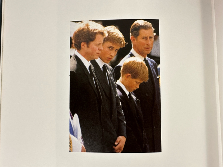 Easton Press First Commemorative Edition Leather Bound Hardcover Book Diana Princess Of Wales 1997 [Photo 9]