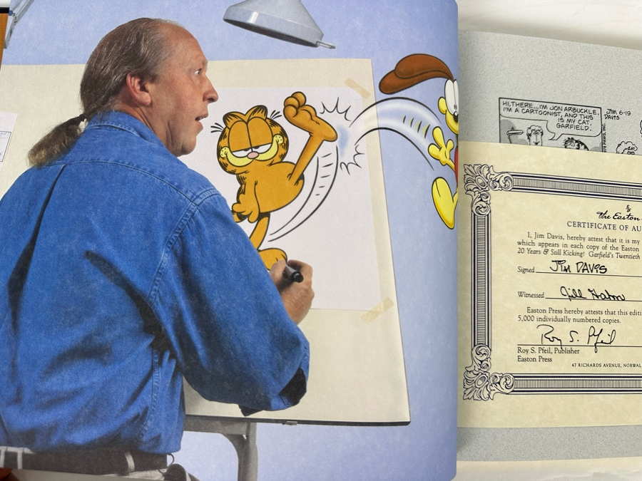 Signed Limited First Edition Hardcover Easton Press Book Garfields Twentieth Anniversary Collection Signed By Jim Davis Numbered 931 Of 5,000 [Photo 6]