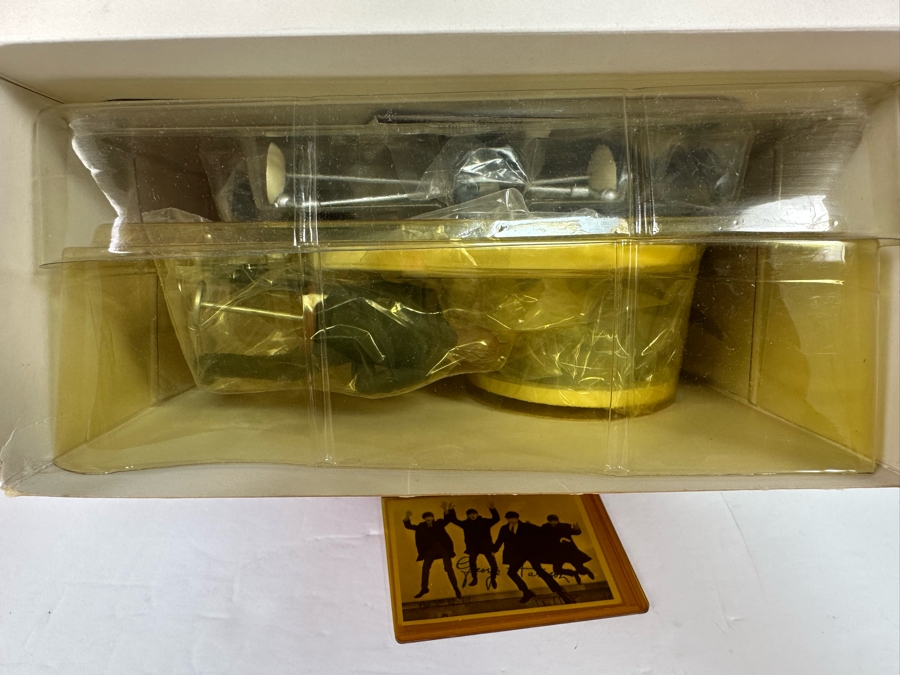 Vintage 1994 Large The Beatles Keepsake Ornament New In Box With Vintage Beatles Trading Card [Photo 9]