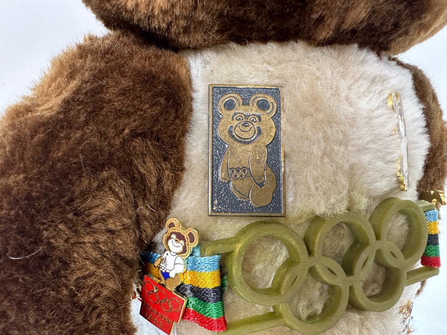 Vintage 1979 R. Dakin Misha Bear Official Mascot Of The 1980 Moscow Olympic Games With Original Tag 12H Along With Vintage Moscow Olympic Games Pins (One Limited Edition Pin) - See Photos [Photo 19]