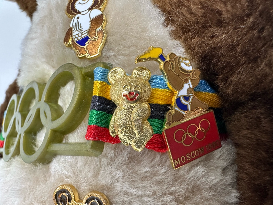 Vintage 1979 R. Dakin Misha Bear Official Mascot Of The 1980 Moscow Olympic Games With Original Tag 12H Along With Vintage Moscow Olympic Games Pins (One Limited Edition Pin) - See Photos [Photo 17]