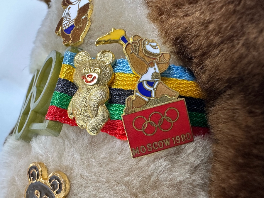 Vintage 1979 R. Dakin Misha Bear Official Mascot Of The 1980 Moscow Olympic Games With Original Tag 12H Along With Vintage Moscow Olympic Games Pins (One Limited Edition Pin) - See Photos [Photo 16]