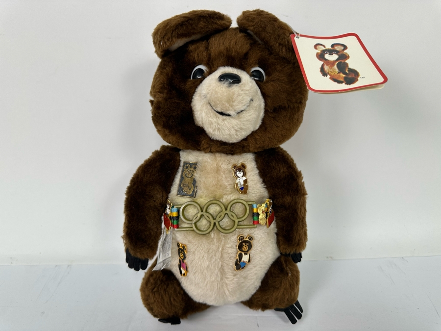 Vintage 1979 R. Dakin Misha Bear Official Mascot Of The 1980 Moscow Olympic Games With Original Tag 12H Along With Vintage Moscow Olympic Games Pins (One Limited Edition Pin) - See Photos [Photo 4]