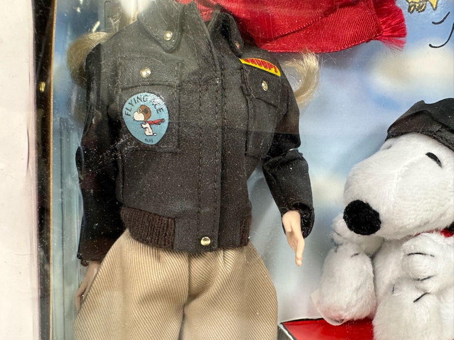 Vintage 2001 Mattel Barbie Doll Barbie And Snoopy Collector Edition With Box #55558 [Photo 5]