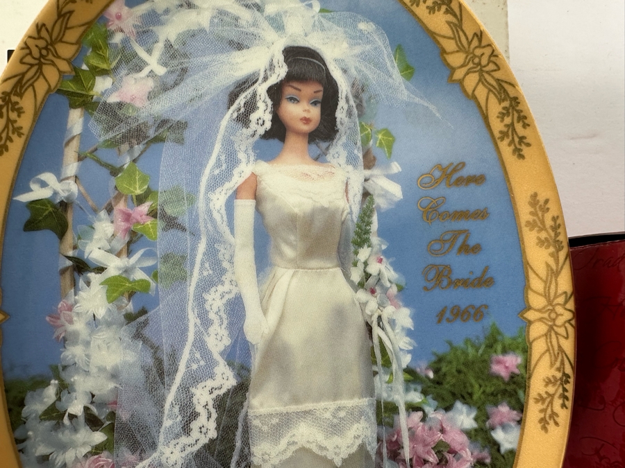 Barbie Wedding Day Hallmark Keepsake Ornament 1997, Barbie Glamour Dream Collection Greeting Cards 1994 & Limited Edition From Barbie With Love Here Comes The Bride, 1966 Collector's Plate By Enesco With Box And Cert 1995 [Photo 5]