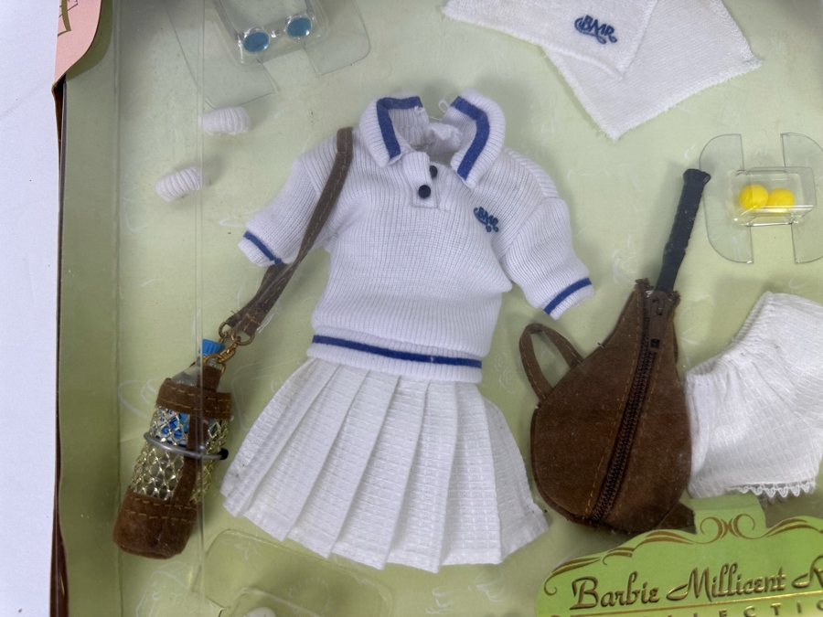 Limited Edition Mattel Barbie Court Favorite Clothes And Accessories In Damaged Box From The Barbie Millicent Roberts Collection 1997 #17569 [Photo 4]
