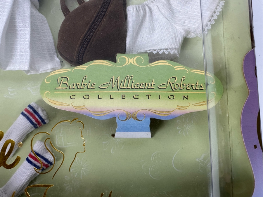 Limited Edition Mattel Barbie Court Favorite Clothes And Accessories In Damaged Box From The Barbie Millicent Roberts Collection 1997 #17569 [Photo 9]