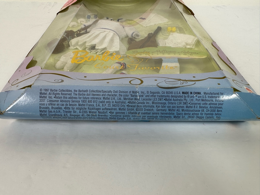 Limited Edition Mattel Barbie Court Favorite Clothes And Accessories In Damaged Box From The Barbie Millicent Roberts Collection 1997 #17569 [Photo 10]