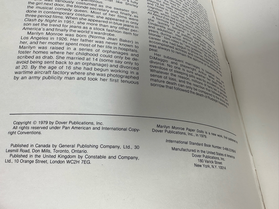 Marilyn Monroe Collectibles Featuring First Day Stamp Covers, Mint Set Of 1993 Marilyn Monroe Collector Cards By Sports Time Card Company, Pins, Paper Dolls And More - See Photos [Photo 28]