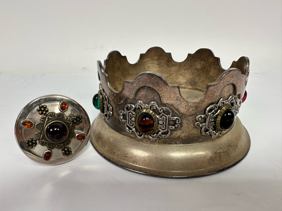 Ann Chichon Dallas Silver Plated Crown Design Wine Bottle Coaster And Wine Stopper [Photo 3]