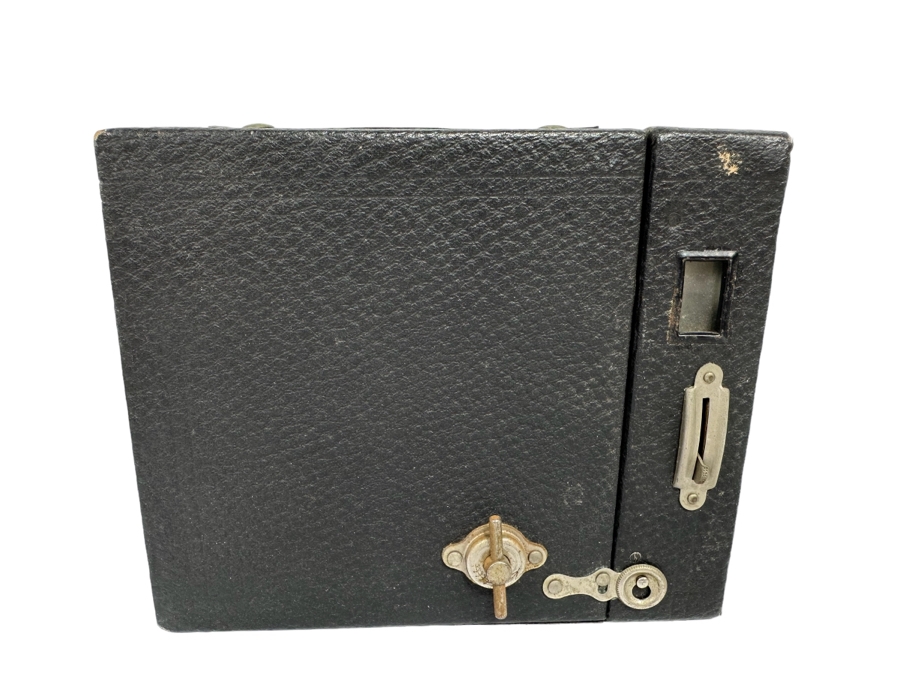 Vintage Eastman Kodak Brownie Box Camera 6.25W X 3.5D X 5H [Photo 1]