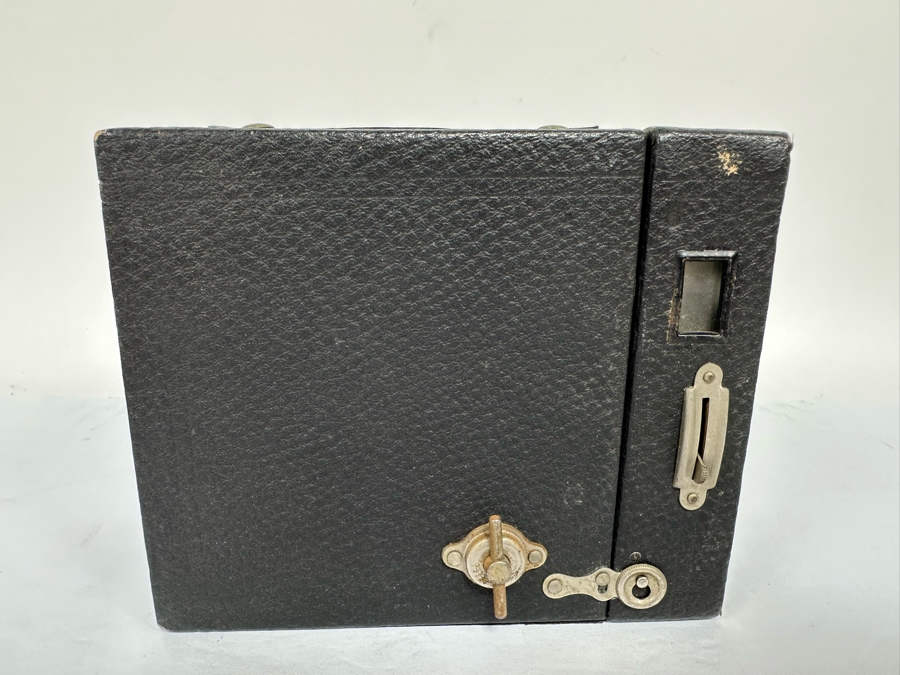 Vintage Eastman Kodak Brownie Box Camera 6.25W X 3.5D X 5H [Photo 2]