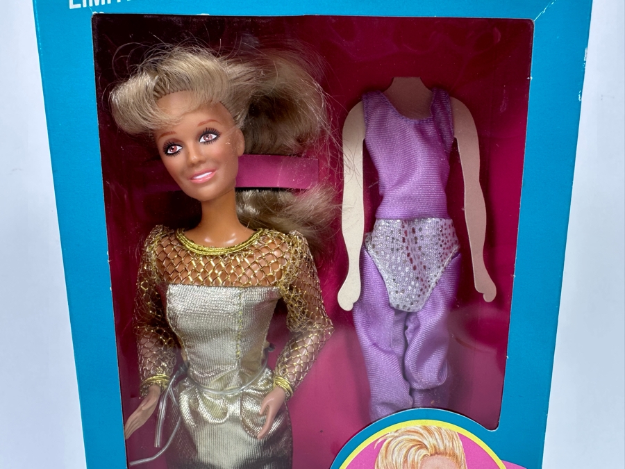Limited Edition Vanna White Action Figure Doll With Original Fashions New In Box 1990 Home Shopping Club [Photo 6]
