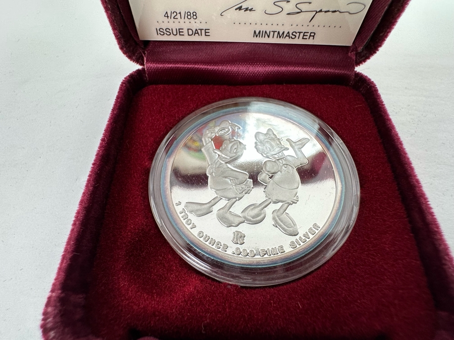 Walt Disney's Donald Duck And Daisy .999 Fine Silver 1 Troy Oz Proof Silver Coin With Box Rarities Mint Issued 4/21/88 2nd In Series Of 7 Numbered 3,824 Of 15,000 [Photo 5]