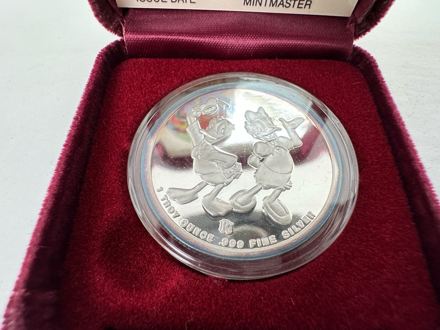 Walt Disney's Donald Duck And Daisy .999 Fine Silver 1 Troy Oz Proof Silver Coin With Box Rarities Mint Issued 4/21/88 2nd In Series Of 7 Numbered 3,824 Of 15,000 [Photo 4]