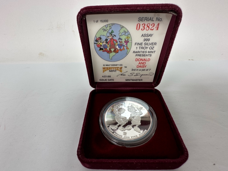 Walt Disney's Donald Duck And Daisy .999 Fine Silver 1 Troy Oz Proof Silver Coin With Box Rarities Mint Issued 4/21/88 2nd In Series Of 7 Numbered 3,824 Of 15,000 [Photo 3]