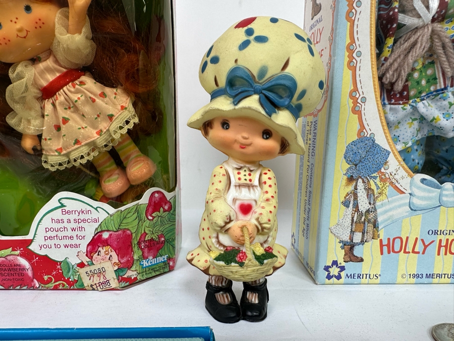 Strawberry Shortcake And Holly Hobbie Dolls & Books [Photo 4]