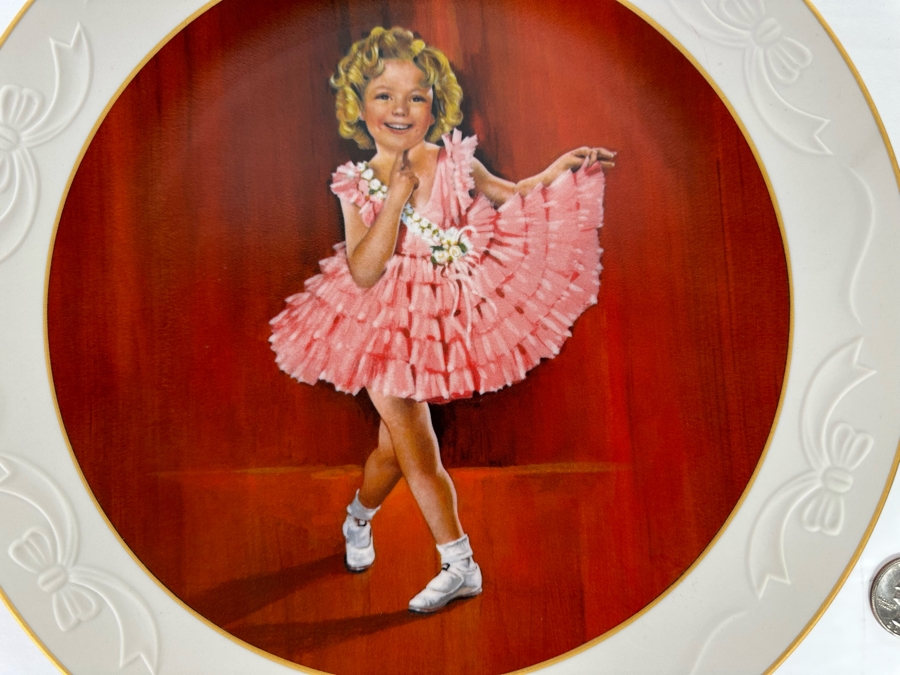 Signed Limited Edition Plate From The Shirley Temple Collection Titled 'Baby Take A Bow' Signed By Shirley Temple 10.25R [Photo 5]