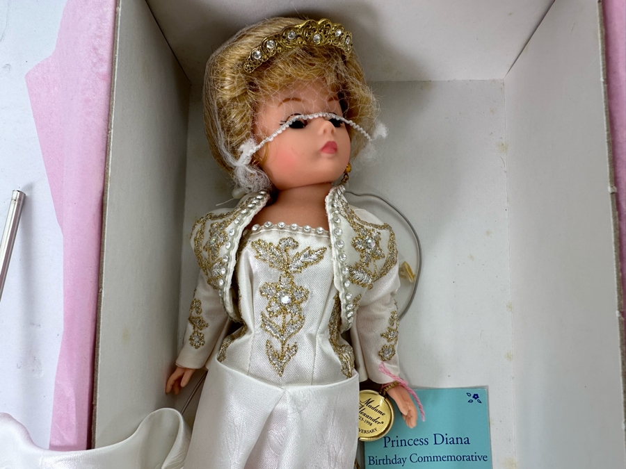 Vintage Madame Alexander Princess Diana Commemorative Doll With Box [Photo 4]