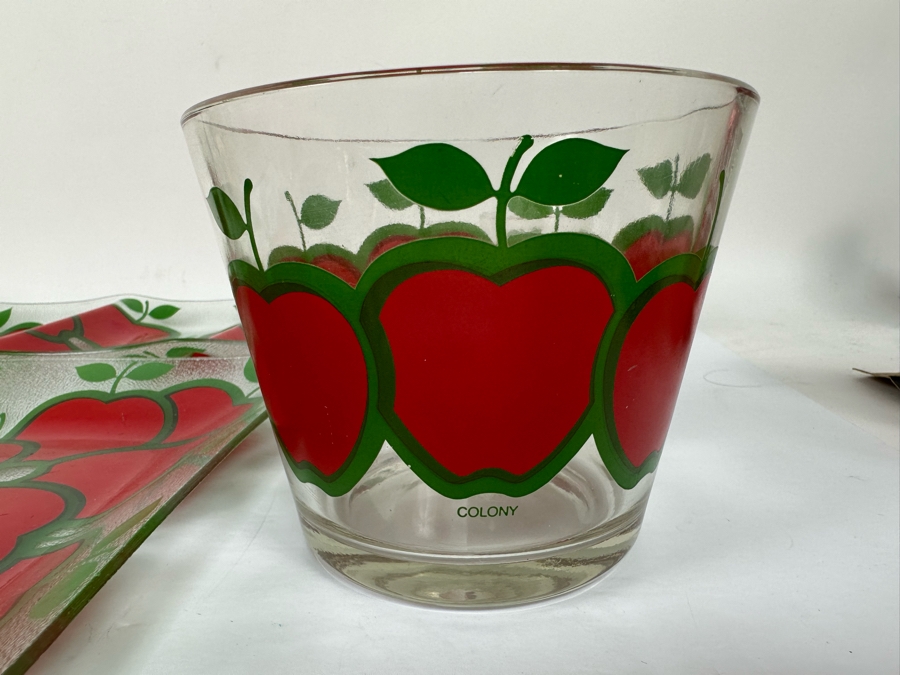 Vintage Colony Apple Pair Of Glasses, Ice Bucket And Pair Of Glass Trays [Photo 6]