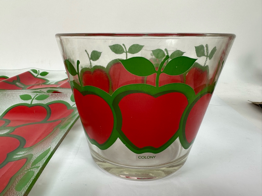 Vintage Colony Apple Pair Of Glasses, Ice Bucket And Pair Of Glass Trays [Photo 7]