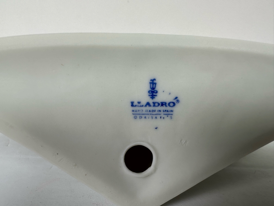 Lladro Collectors Society Porcelain Plaque 6W X 2.5D X 4H [Photo 7]