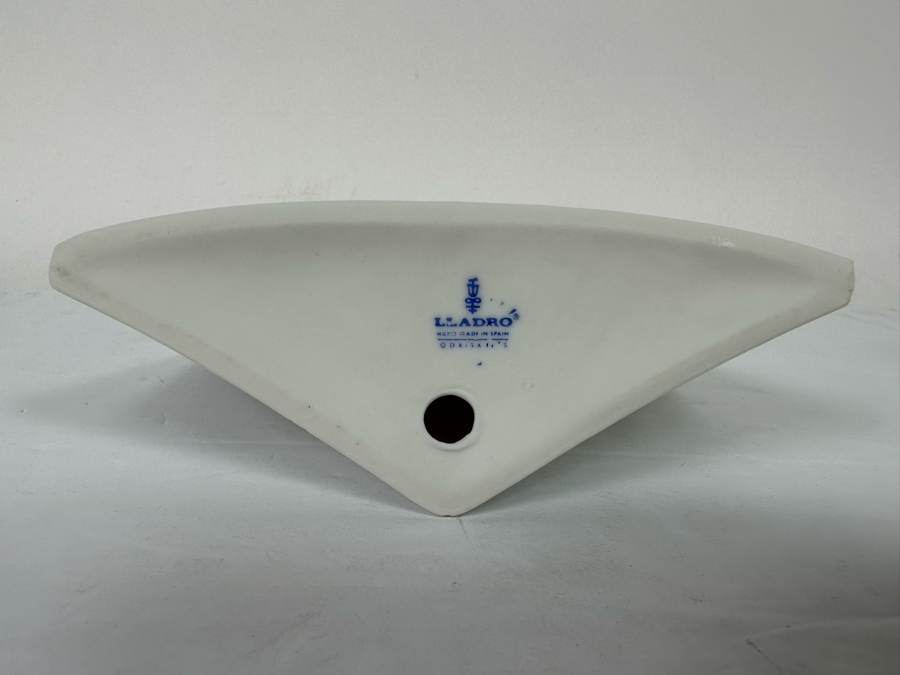 Lladro Collectors Society Porcelain Plaque 6W X 2.5D X 4H [Photo 6]