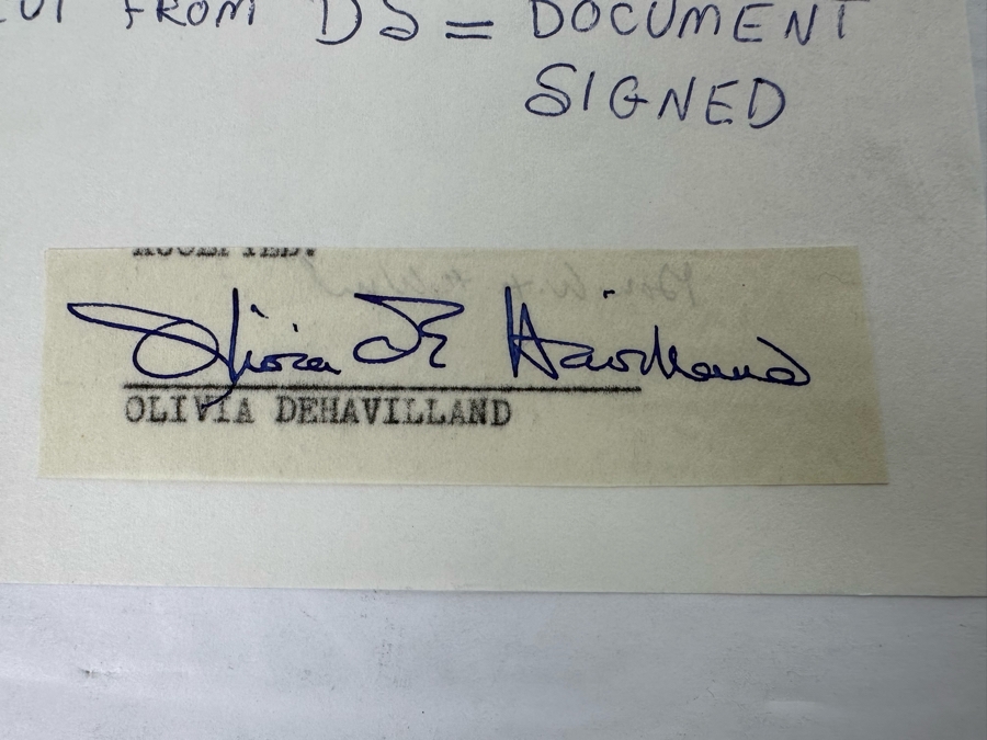 Signed Olivia De Havilland Photograph 3.75 X 5.75 And Seperate Autograph Of Olivia De Havilland On Paper Cut-Out [Photo 10]