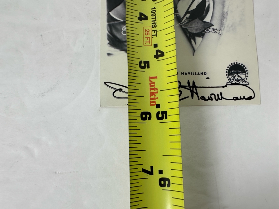 Signed Olivia De Havilland Photograph 3.75 X 5.75 And Seperate Autograph Of Olivia De Havilland On Paper Cut-Out [Photo 7]