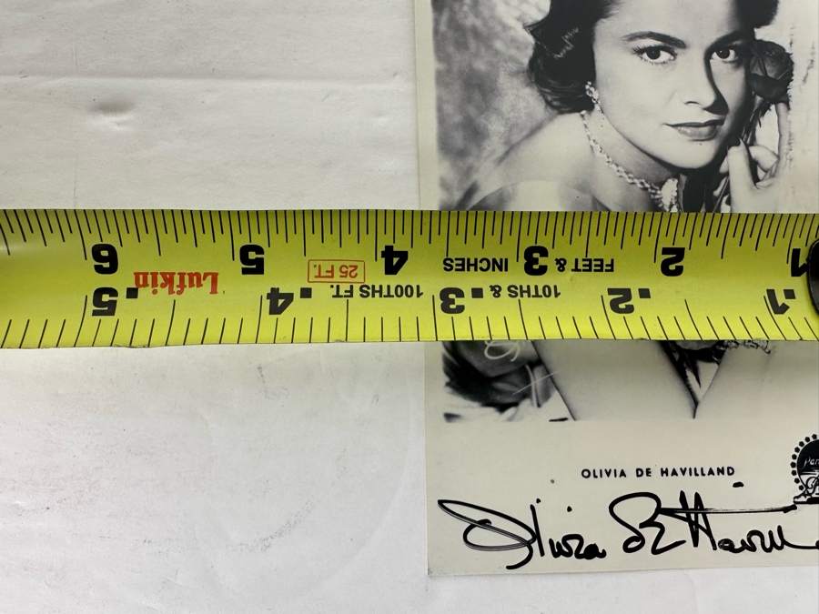 Signed Olivia De Havilland Photograph 3.75 X 5.75 And Seperate Autograph Of Olivia De Havilland On Paper Cut-Out [Photo 6]