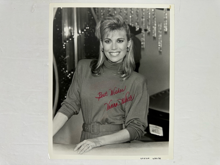 Autographed Vanna White Photograph 8 X 10 [Photo 2]