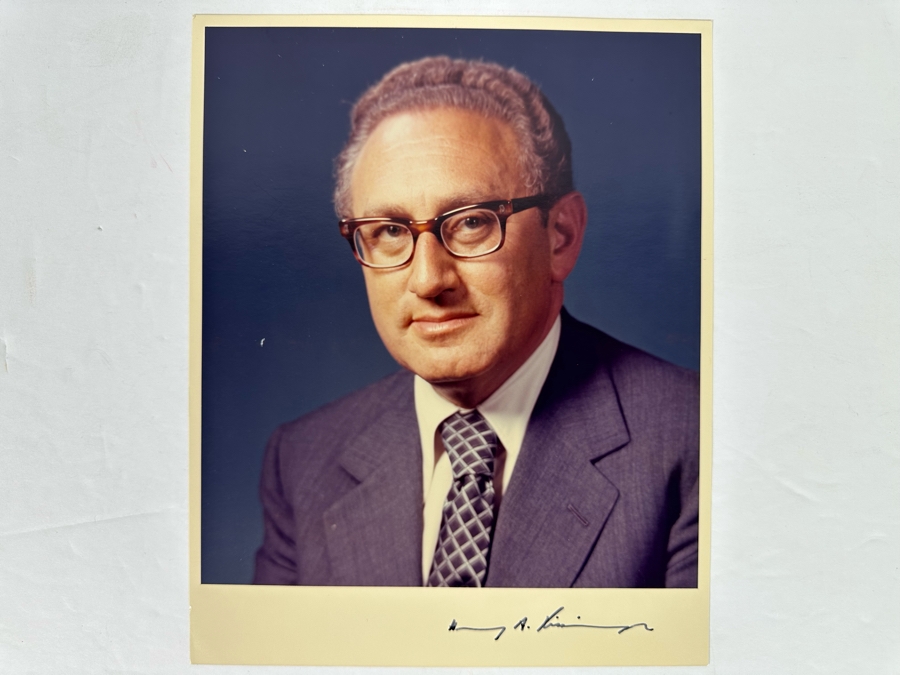 Autographed Henry Kissinger (B. 1923) Signed Photograph (1973 Nobel Peace Prize Award Winner) 8 X 10 [Photo 3]