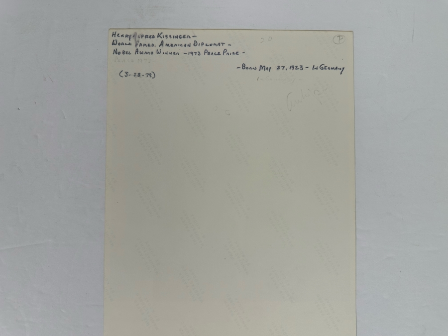 Autographed Henry Kissinger (B. 1923) Signed Photograph (1973 Nobel Peace Prize Award Winner) 8 X 10 [Photo 9]