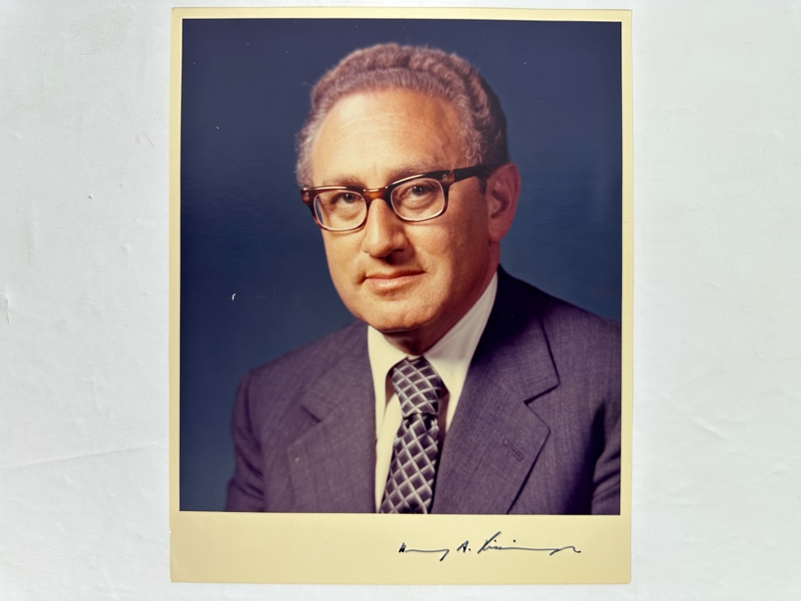 Autographed Henry Kissinger (B. 1923) Signed Photograph (1973 Nobel ...