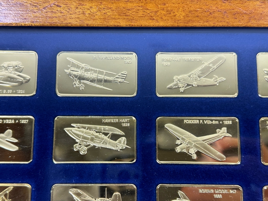 Limited Edition Of 15,000 First Collection Of The Jane's Medallic Register Of The World's Great Aircraft Consisting Of 100 Ingots Minted By The Franklin Mint With A Full Proof 24K Gold Electroplate On Solid Bronze W/ Cert Each Tray 13.5 X 9.5 - See Photos [Photo 11]