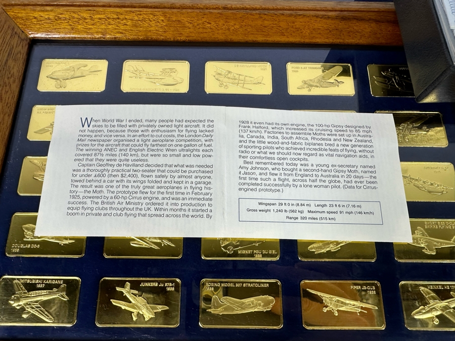 Limited Edition Of 15,000 First Collection Of The Jane's Medallic Register Of The World's Great Aircraft Consisting Of 100 Ingots Minted By The Franklin Mint With A Full Proof 24K Gold Electroplate On Solid Bronze W/ Cert Each Tray 13.5 X 9.5 - See Photos [Photo 31]