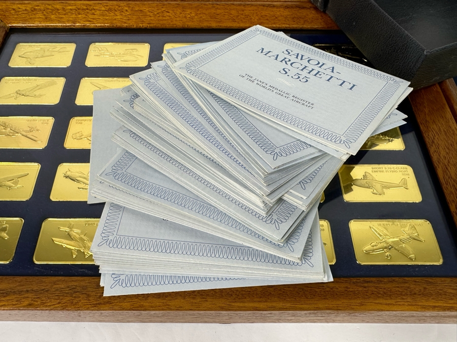 Limited Edition Of 15,000 First Collection Of The Jane's Medallic Register Of The World's Great Aircraft Consisting Of 100 Ingots Minted By The Franklin Mint With A Full Proof 24K Gold Electroplate On Solid Bronze W/ Cert Each Tray 13.5 X 9.5 - See Photos [Photo 34]