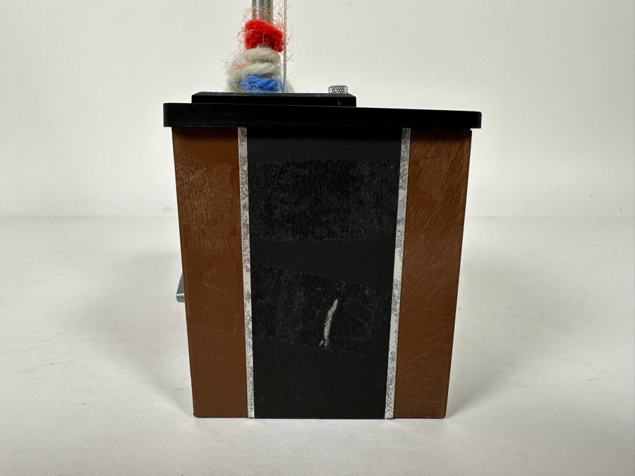 The Patriot Wind-Up Music Box Plays The Star Spangled Banner And Raises The US Flag While Playing 11H [Photo 6]