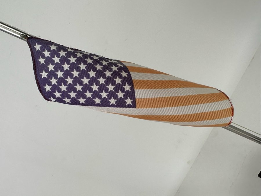 The Patriot Wind-Up Music Box Plays The Star Spangled Banner And Raises The US Flag While Playing 11H [Photo 3]