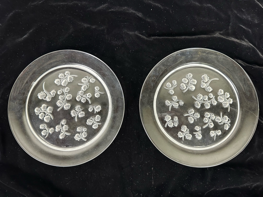 Pair Of Signed Lalique France Etched Crystal Muguet (Lily Of The Valley) Plates 8.5R [Photo 2]