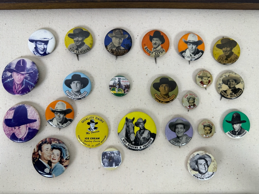 Collection Of Vintage Collectible Western Movie Star Actor Cowboy Buttons In Nice Shawdowbox Hinged Display Case 6 X 11 - See Photos